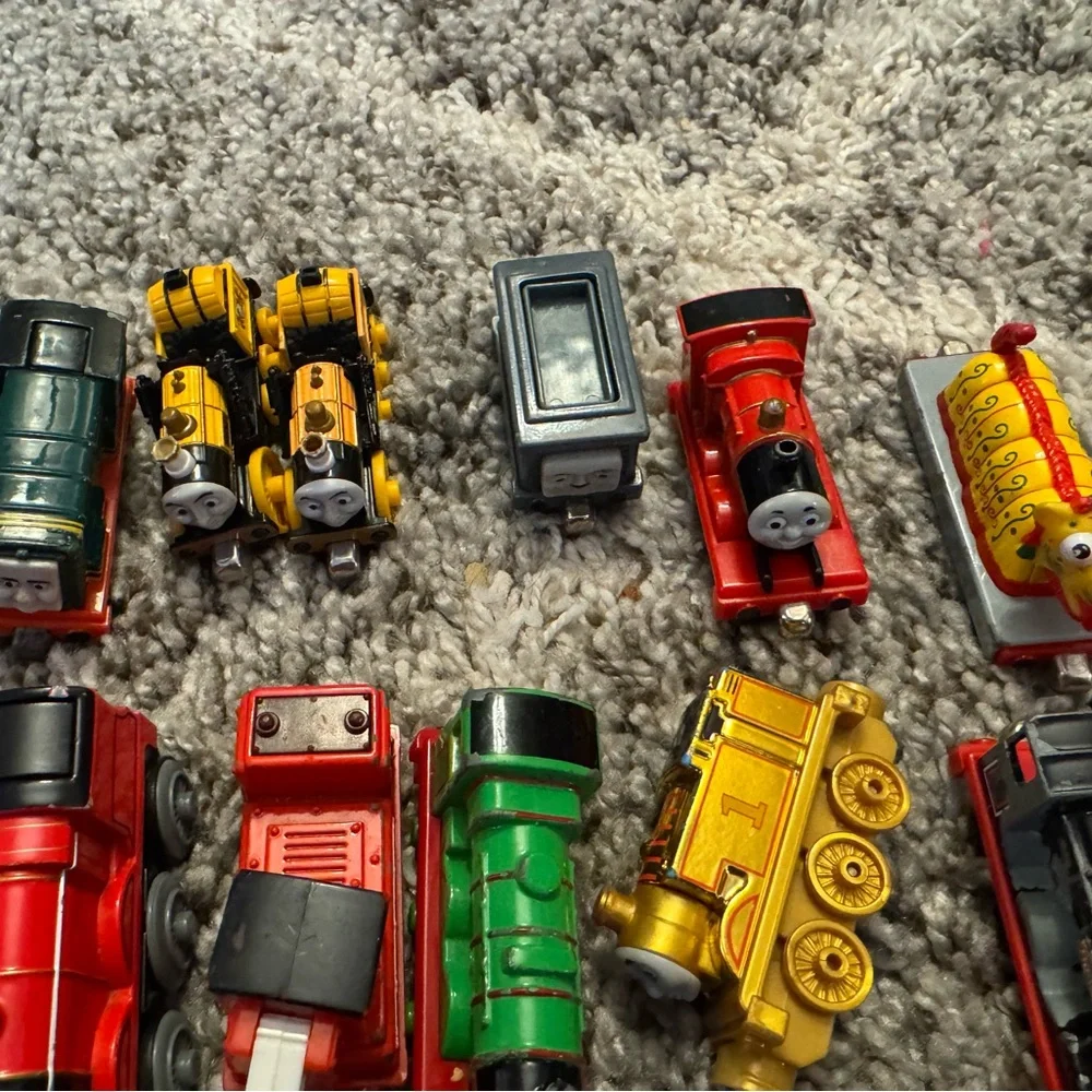 Thomas & Friends Colorful Engine Collection - Picture 4 of 5